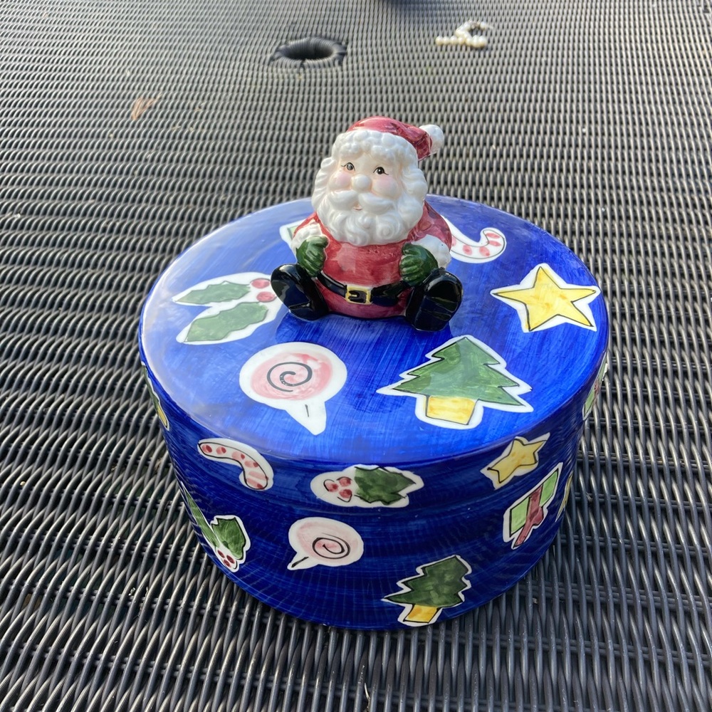 Nantucket Christmas bowl with lid